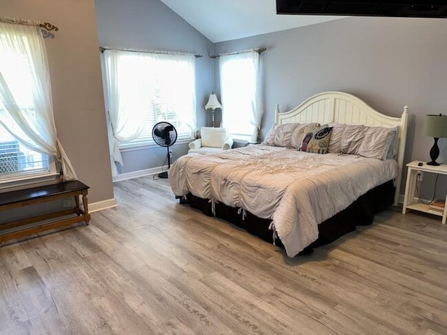 Building Photo - 121 7th Ave S