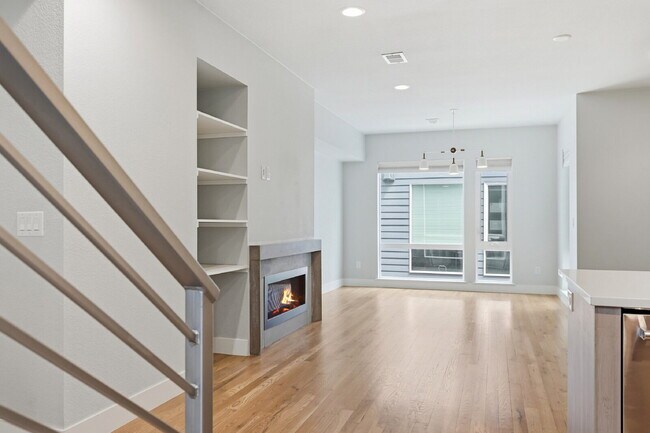 Building Photo - $3,440.95 with $300 off the first month's rent, 2 Beds - 4 Bath, Townhouse in Denver with Cozy Fi...