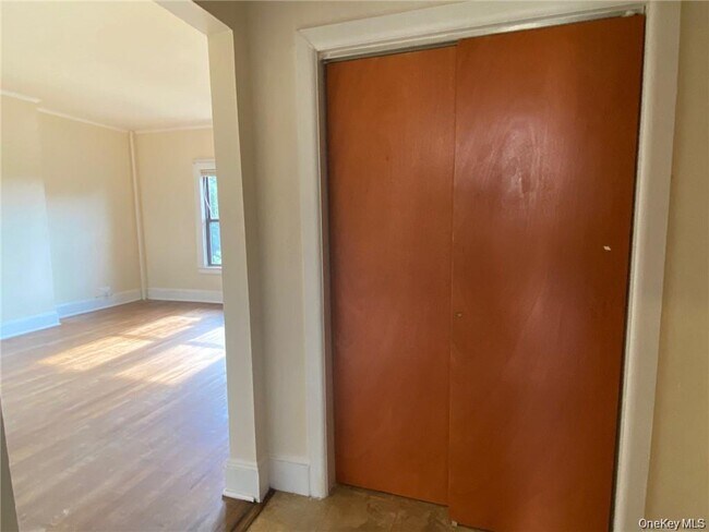 Building Photo - 176 Colonial Pkwy