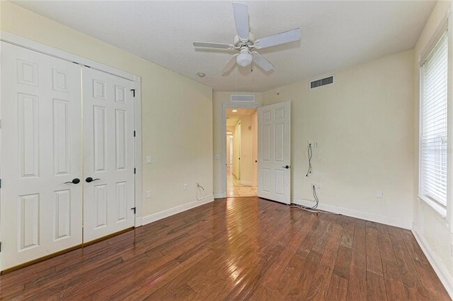Building Photo - 5200 Manorwood Dr