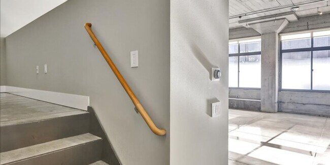 Building Photo - Sophisticated & Chic 2-Level Loft in SOMA ...