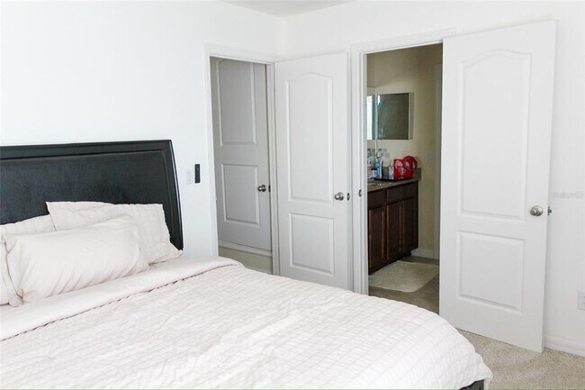 Building Photo - 12927 Boggy Pointe Dr