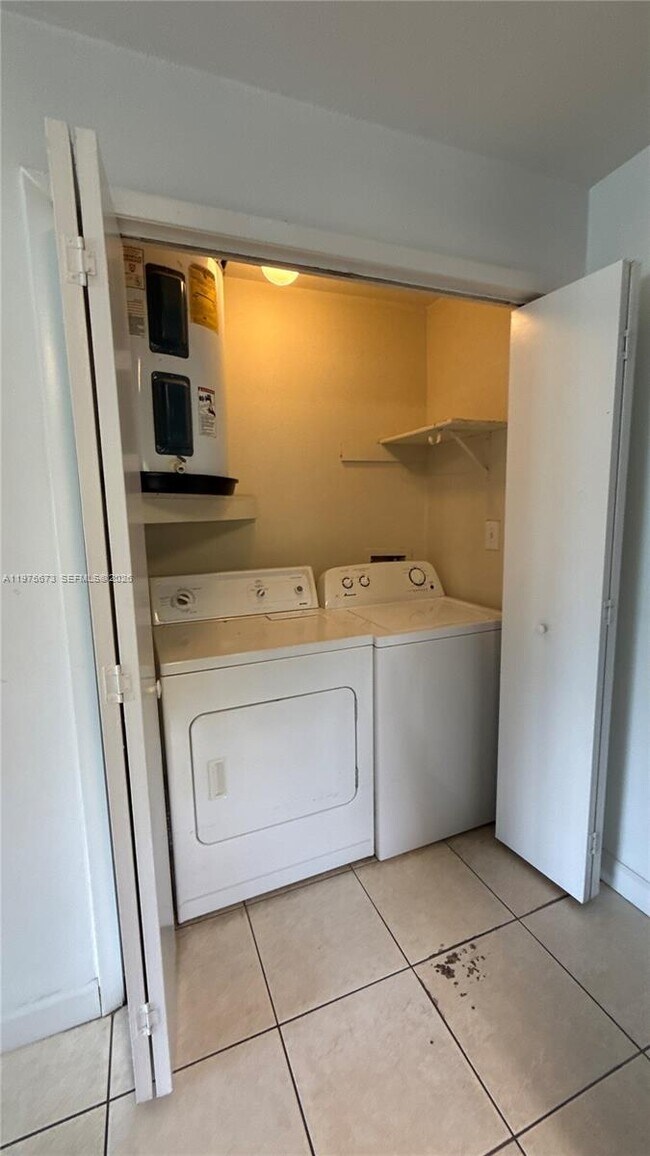 Building Photo - 3965 NW 87th Ave