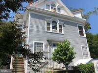 Building Photo - 1122 Caroline St