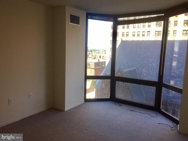 Building Photo - 2020 Walnut St