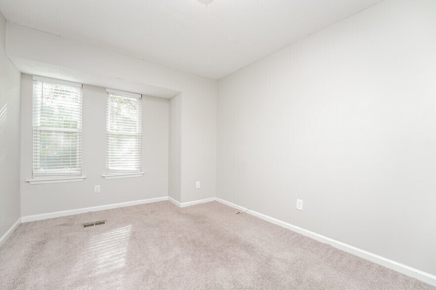 Building Photo - 5178 Scarbrough Ln