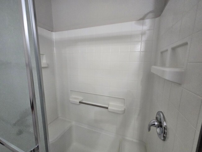 Building Photo - **Spacious 3-Bedroom Condo for Lease – Pri...