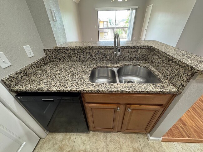 Building Photo - Altamonte Springs Top Floor Condo ~ Gated Waterfront Community ~ Must See!