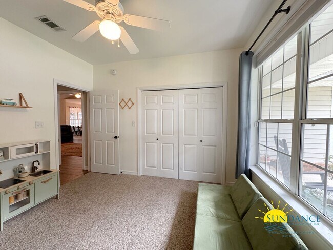 Building Photo - Spacious & Updated 3 Bedroom Home in Niceville-Near Eglin AFB!