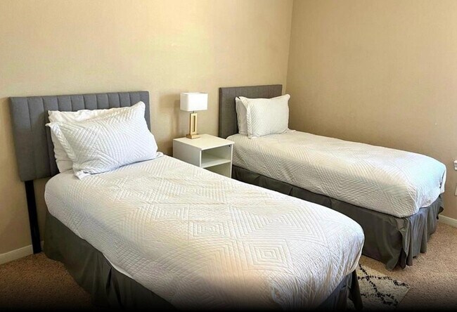 Building Photo - 22 Bettina Ln