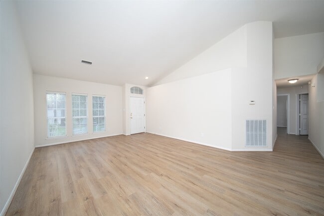 Building Photo - 18 Painted Canyon Pl