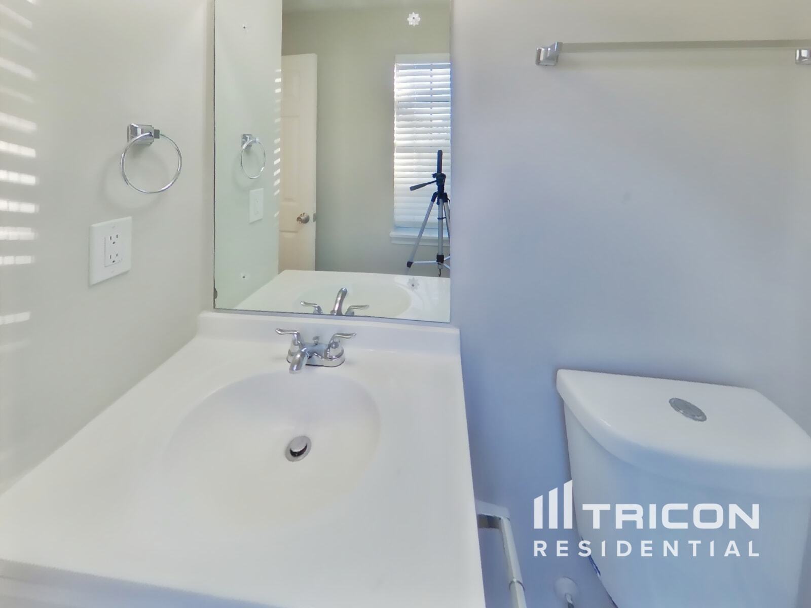 Building Photo - 30 Carriage Cir