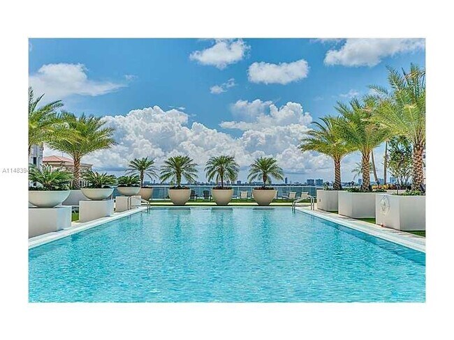 Building Photo - 600 NE 27th St