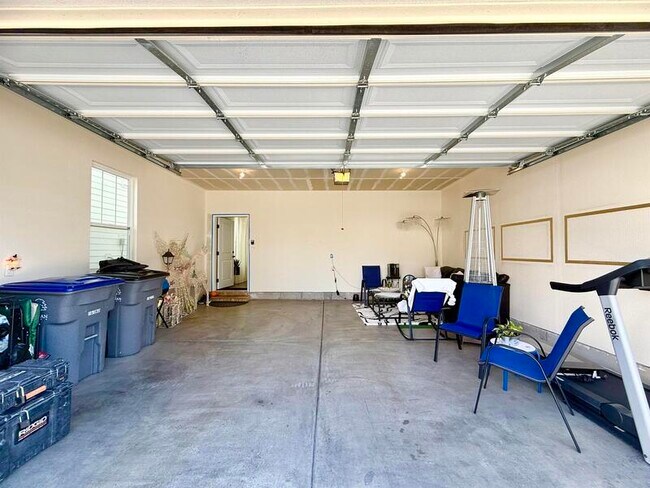 Building Photo - 6686 W Leander Dr