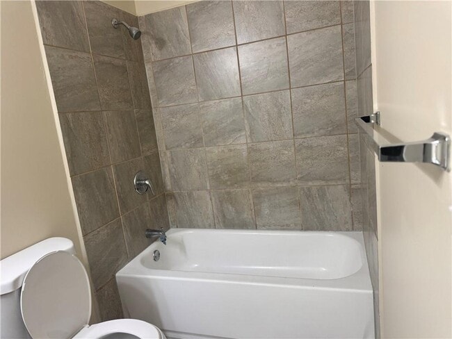 Building Photo - 2191 Beecher Cir SW