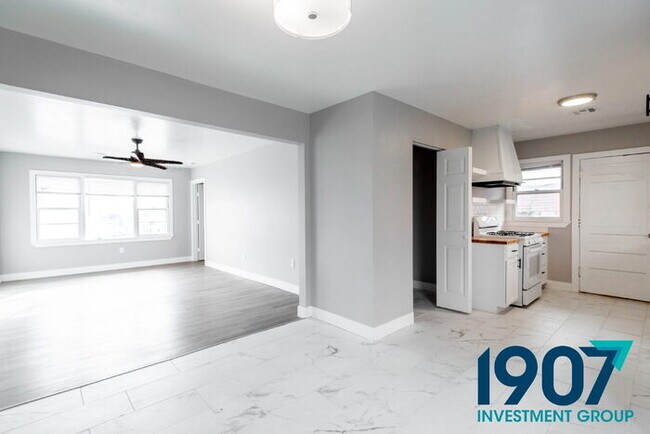 Building Photo - Completely Updated 3-Bed, 2-Bath Home in O...