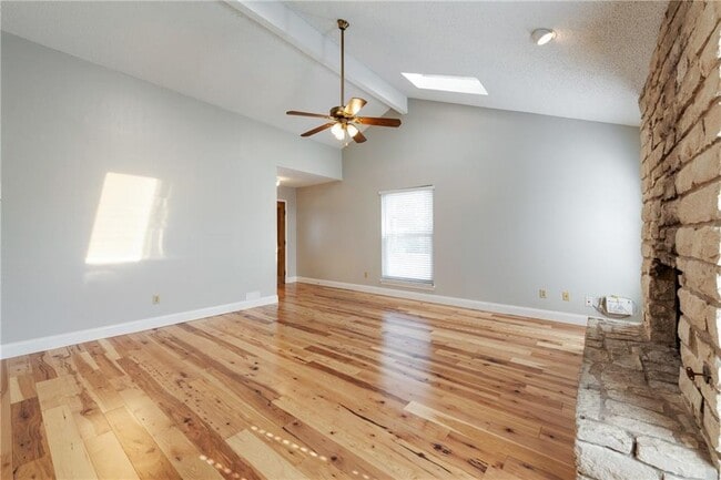 Building Photo - 1801 W 37th St