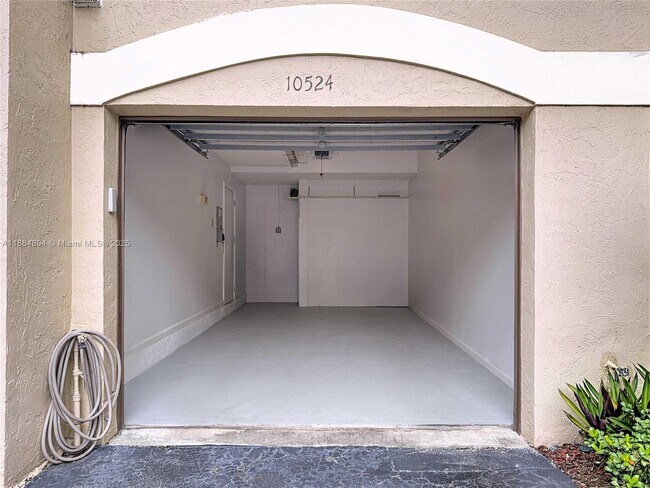 Building Photo - 10524 NW 10th St