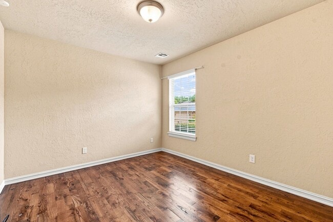 Building Photo - 10724 Masters Cir