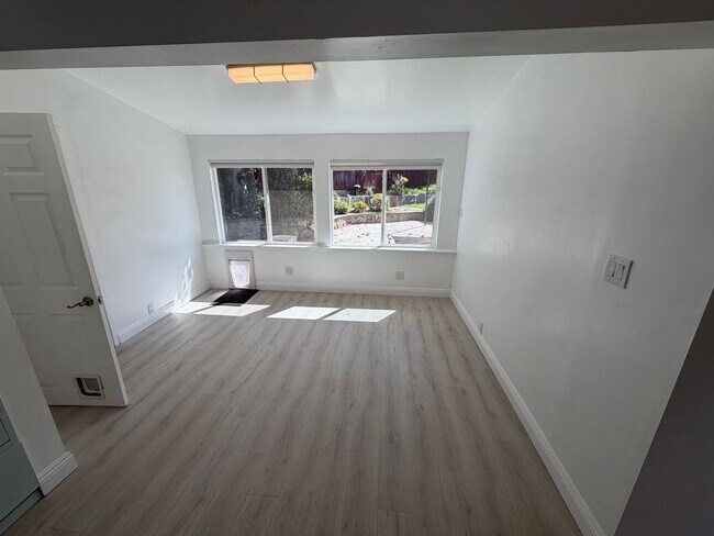 Building Photo - 7210 Zelinda Dr