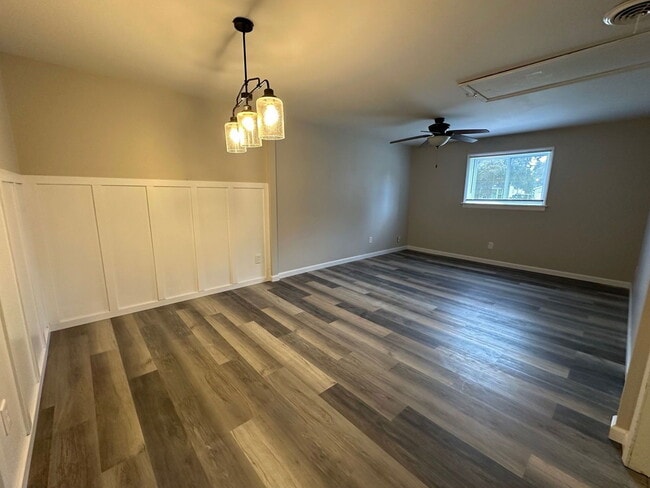 Building Photo - 319 Joy Dr