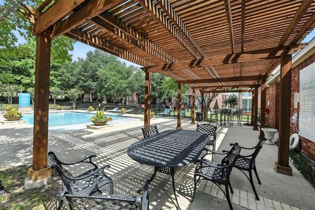 Building Photo - 1008 Colonial Dr