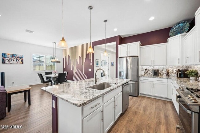 Building Photo - 18427 W Clinton St