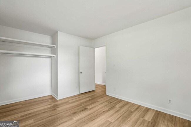 Building Photo - 3705 Donaldson Dr NE