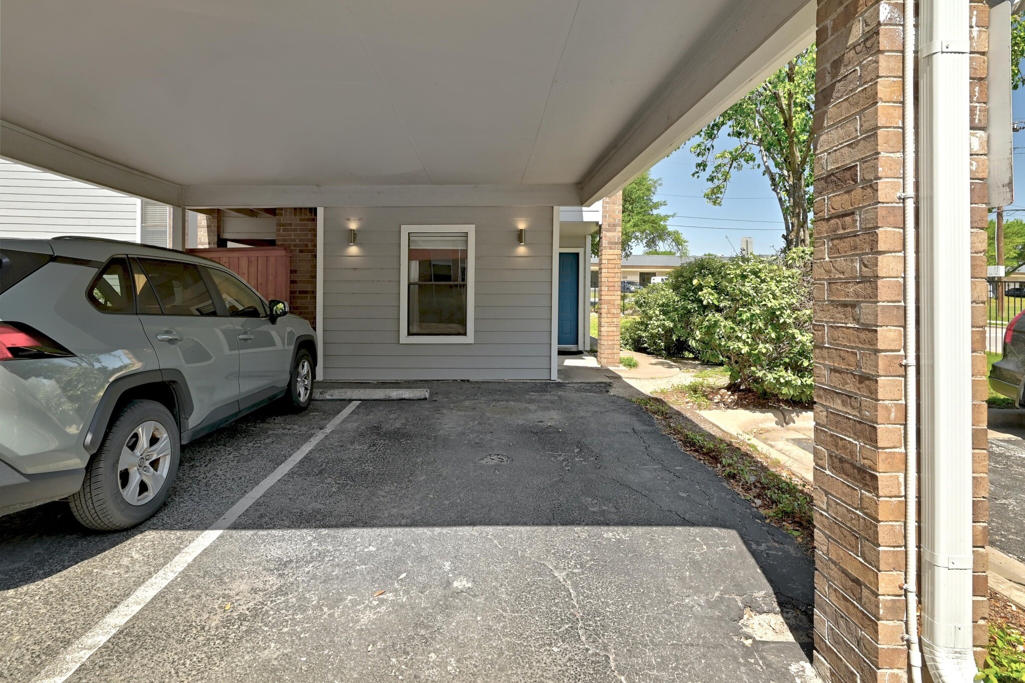 Building Photo - 7635 Guadalupe St