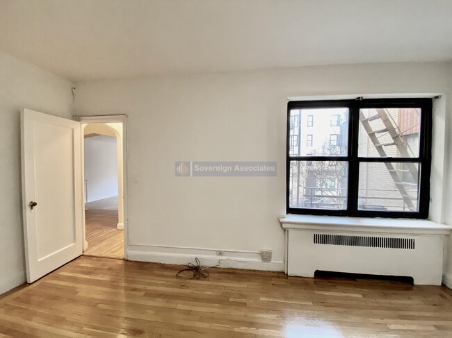 Building Photo - 105 Arden Street