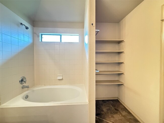 Building Photo - 24210 Silversmith Ln