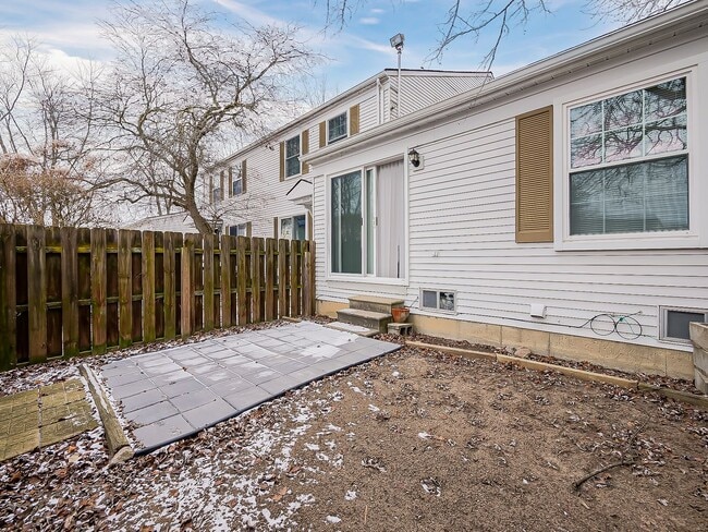 Building Photo - COMING SOON! Charming and Comfortable Living on Bayview Drive