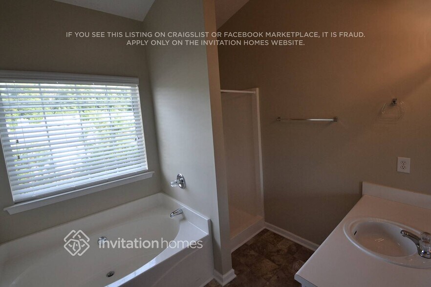 Building Photo - 4521 Swan Trce