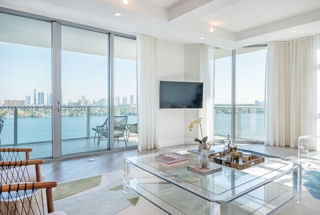 Building Photo - 17301 Biscayne Blvd