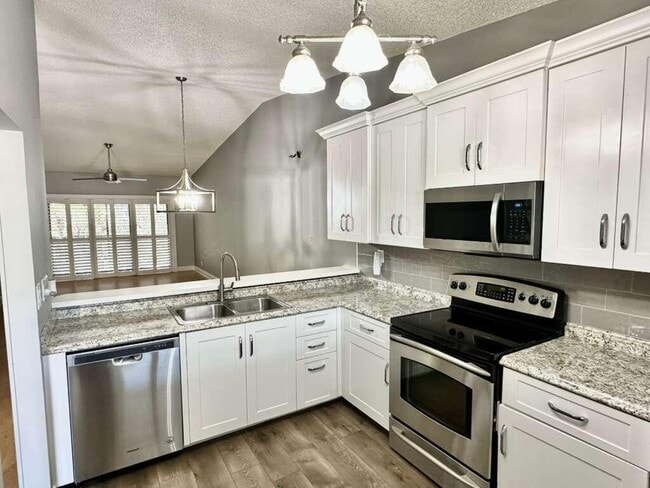 Building Photo - 2101 Sabal Ridge Ct