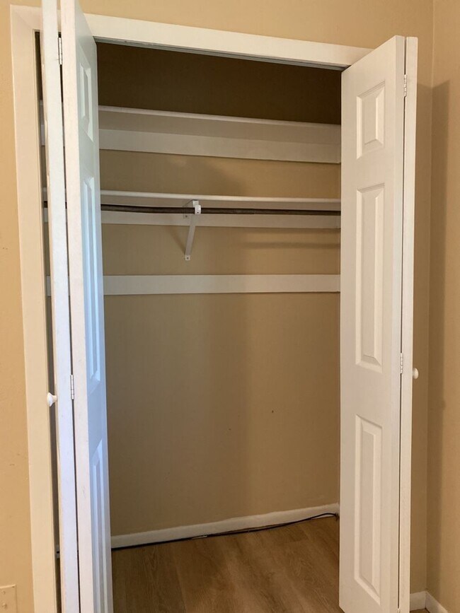 Building Photo - STUDENTS WELCOME! 5 Bedroom 3 Bathroom Bi-Level Single-Family Home in Midtown Fort Collins