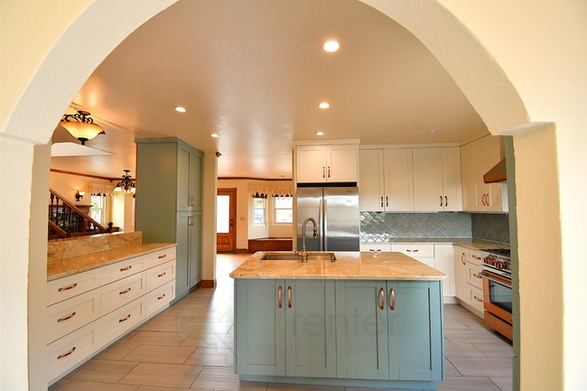 Building Photo - Solar home in the heart of North Park | Wa...