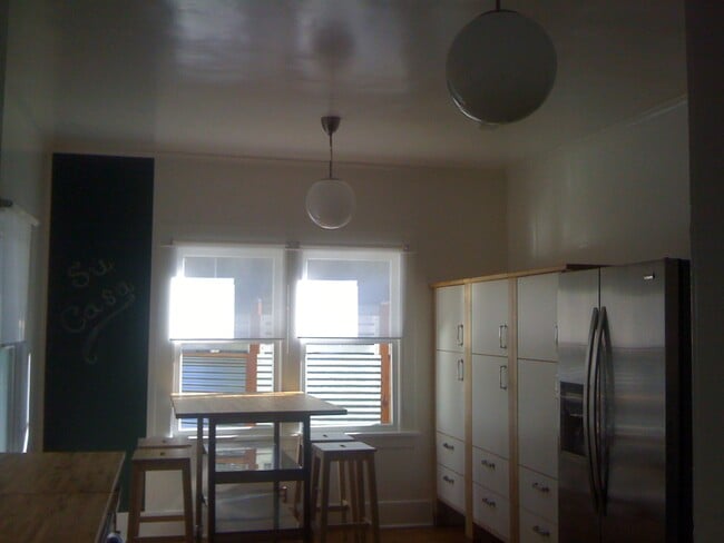 Kitchen - 2022 N Bronson Ave