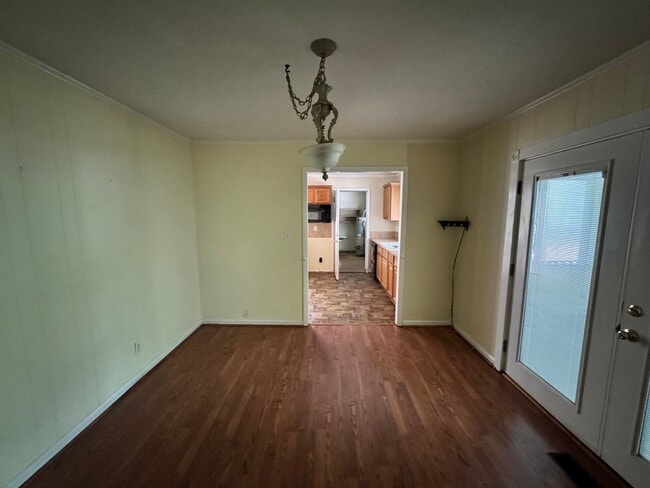 Building Photo - 3018 Delano Pl