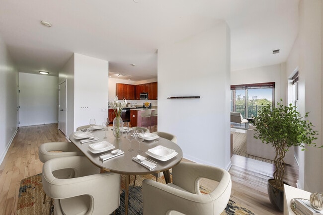 Building Photo - 1155 W Roosevelt Rd