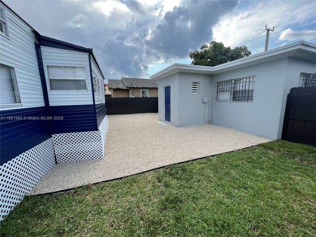 Building Photo - 1600 NW 42nd St