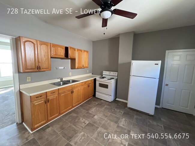 Building Photo - 728 Tazewell Ave SE