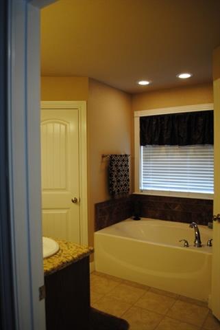 Building Photo - 818 Running Water Trail