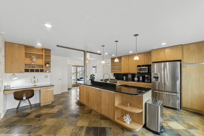 Building Photo - 4132 Matia Dr