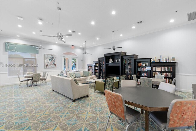 Building Photo - 15465 Lake Magnolia Pl