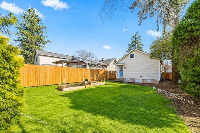 Building Photo - Charming 1-Bedroom Home in Portsmouth with A/C, Fenced Yard & Off-Street Parking