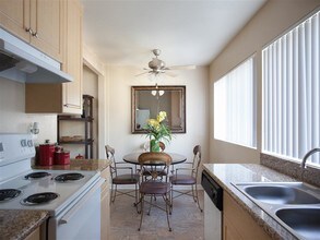 The Homestead Fullerton Ca Apartment Finder