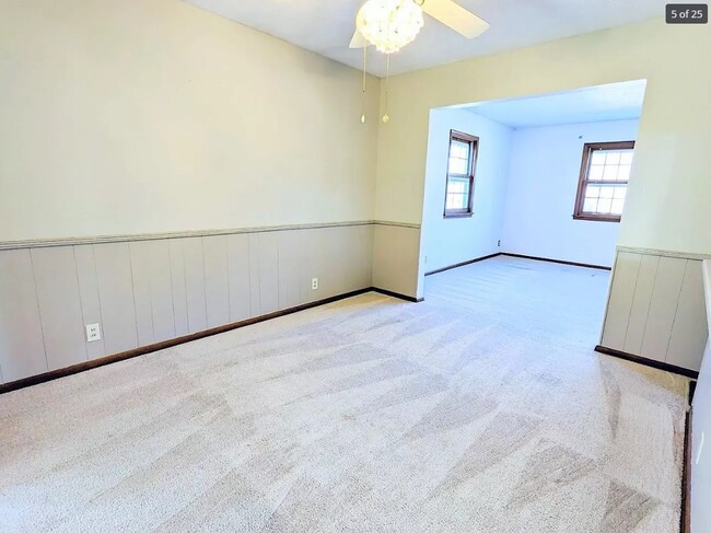Building Photo - 4016 Clifton Dr