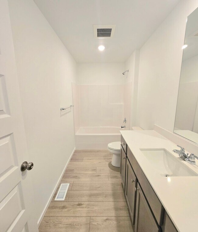 Building Photo - 3 Bed, 3.5 Bath in the New Madrona Ridge Neighborhood For Rent!