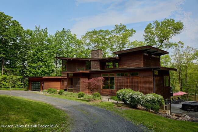 Building Photo - 1156 Old Ford Rd